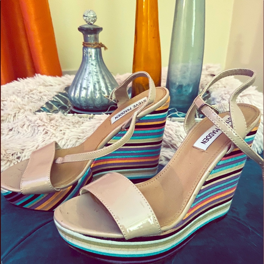 STEVE MADDEN STRIPED WEDGE SANDALS